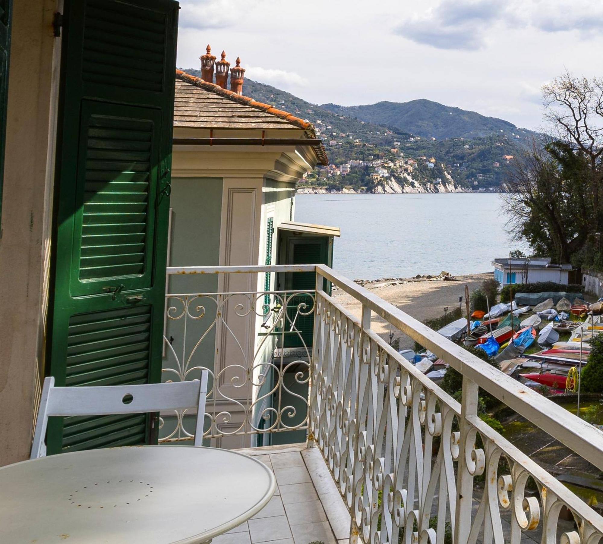 Beachfront, Seaview And Terrace - Portofino Gulf San Michele di Pagana Dış mekan fotoğraf